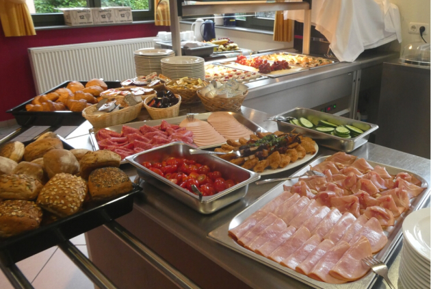 Linz: Buffet im Bistro für das Mitarbeiterfrühstück.