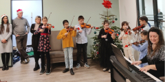 Bensheim Geigenklasse musiziert im Gemeinschaftsraum der Residenz
