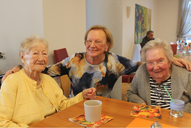 Schifferstadt: Feiernde beim Herbstfest.