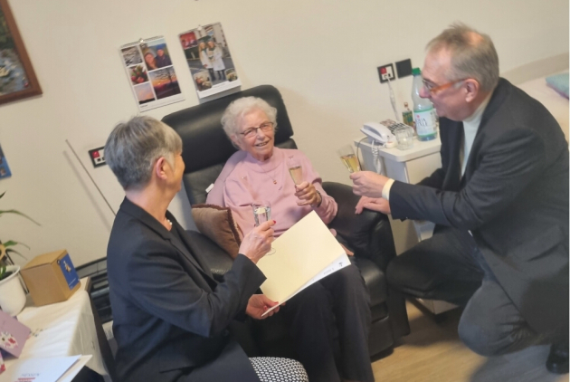 Bensheim: Gerda Hutschenreuter zwischen Bürgermeisterin und Stadtrat.