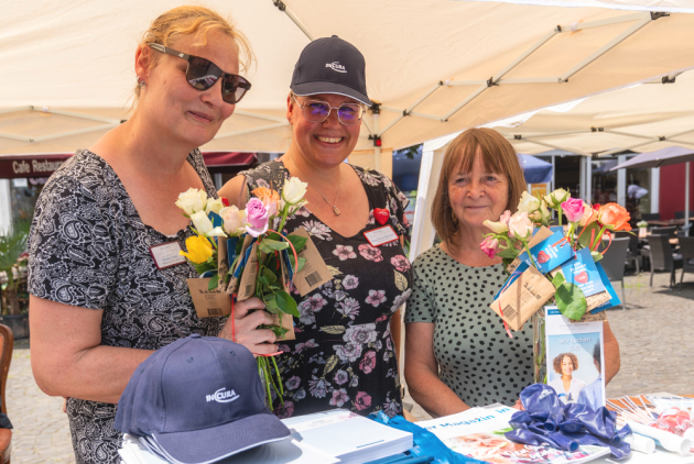 Linz: Brigitte Einberger, Stefanie Blum-Biermann und Daniela Veseli am Stand des Generationentages. Bildquelle: Heinz-Werner Lamberz