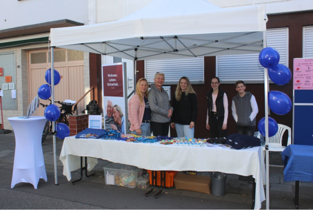 Schifferstadt: MitarbeiterInnen am Stand auf dem Frühlingsmarkt.